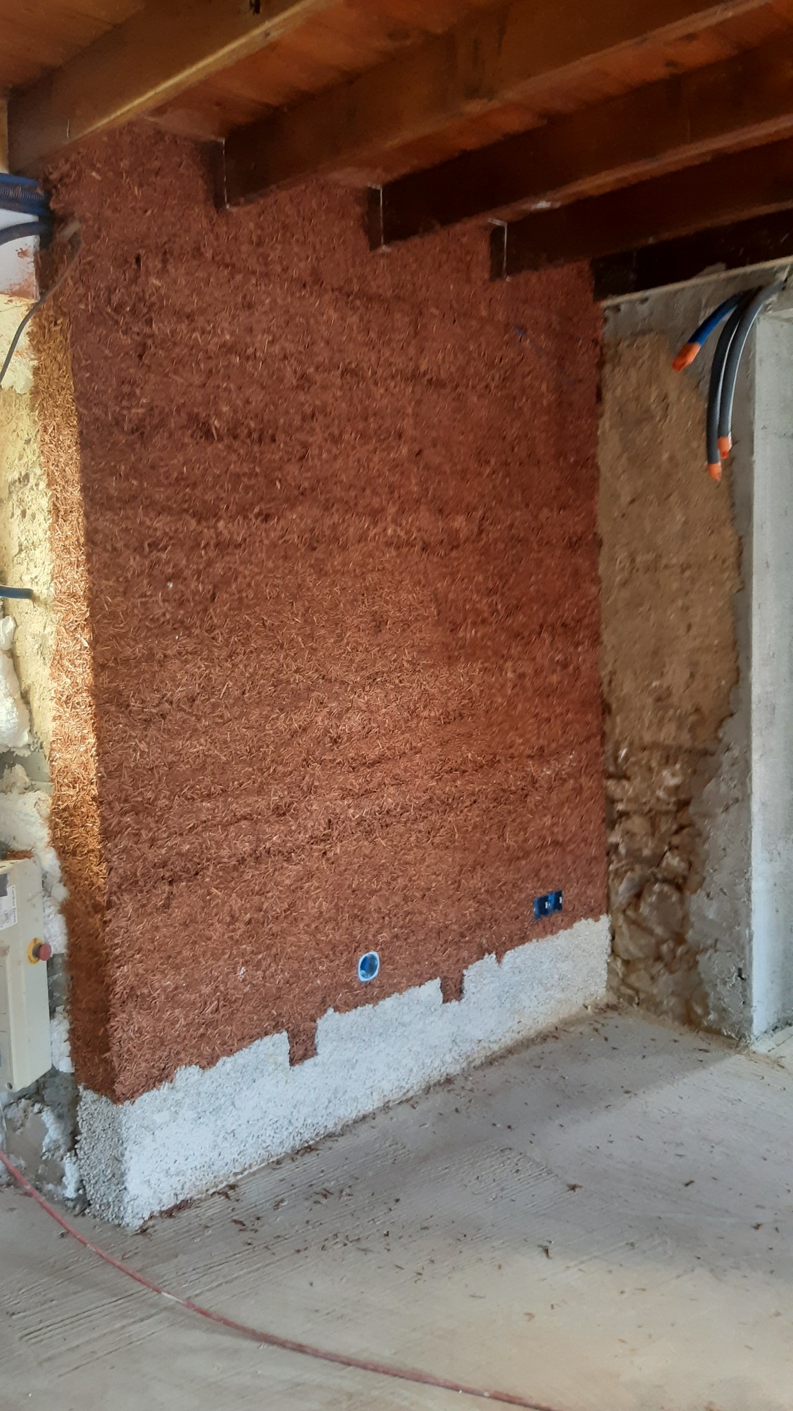 Lire la suite à propos de l’article Chantier participatif | Isolation terre-chanvre banché à Graignes (50)