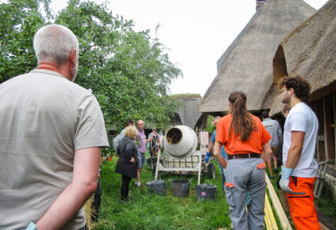 Chantier participatif terre-paille en ARA, Brestot (27) © L. Peran Casals